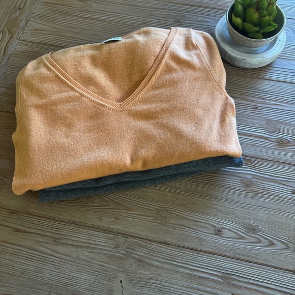TSE 100% Cashmere V-Neck Sweater Women’s Small Burnished Apricot - Picture 4 of 5